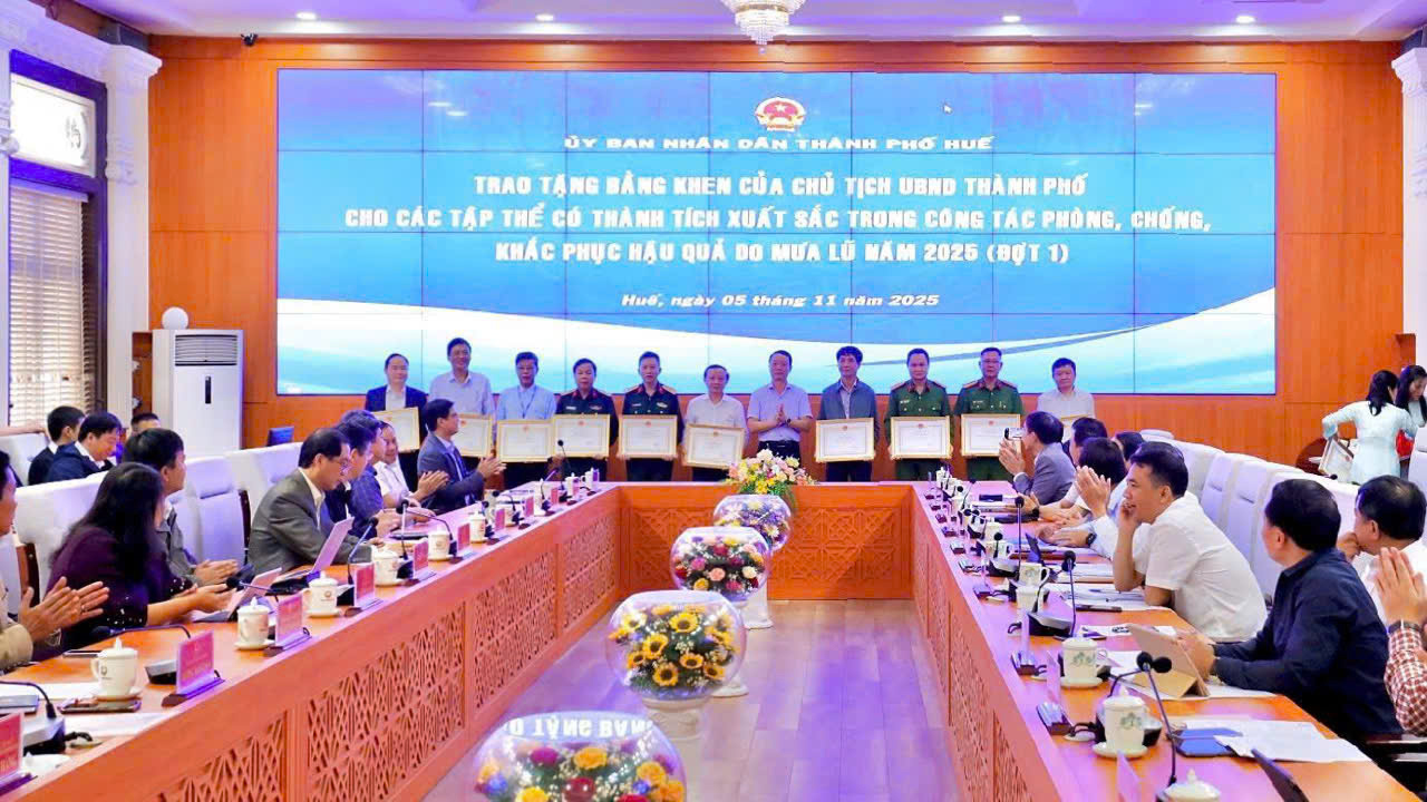 Viettel Huế là một trong 12 tập thể xuất sắc trong phòng, chống mưa lũ